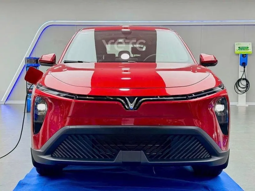 Hình ảnh xe Vinfast Limo Green 2025 Bạc