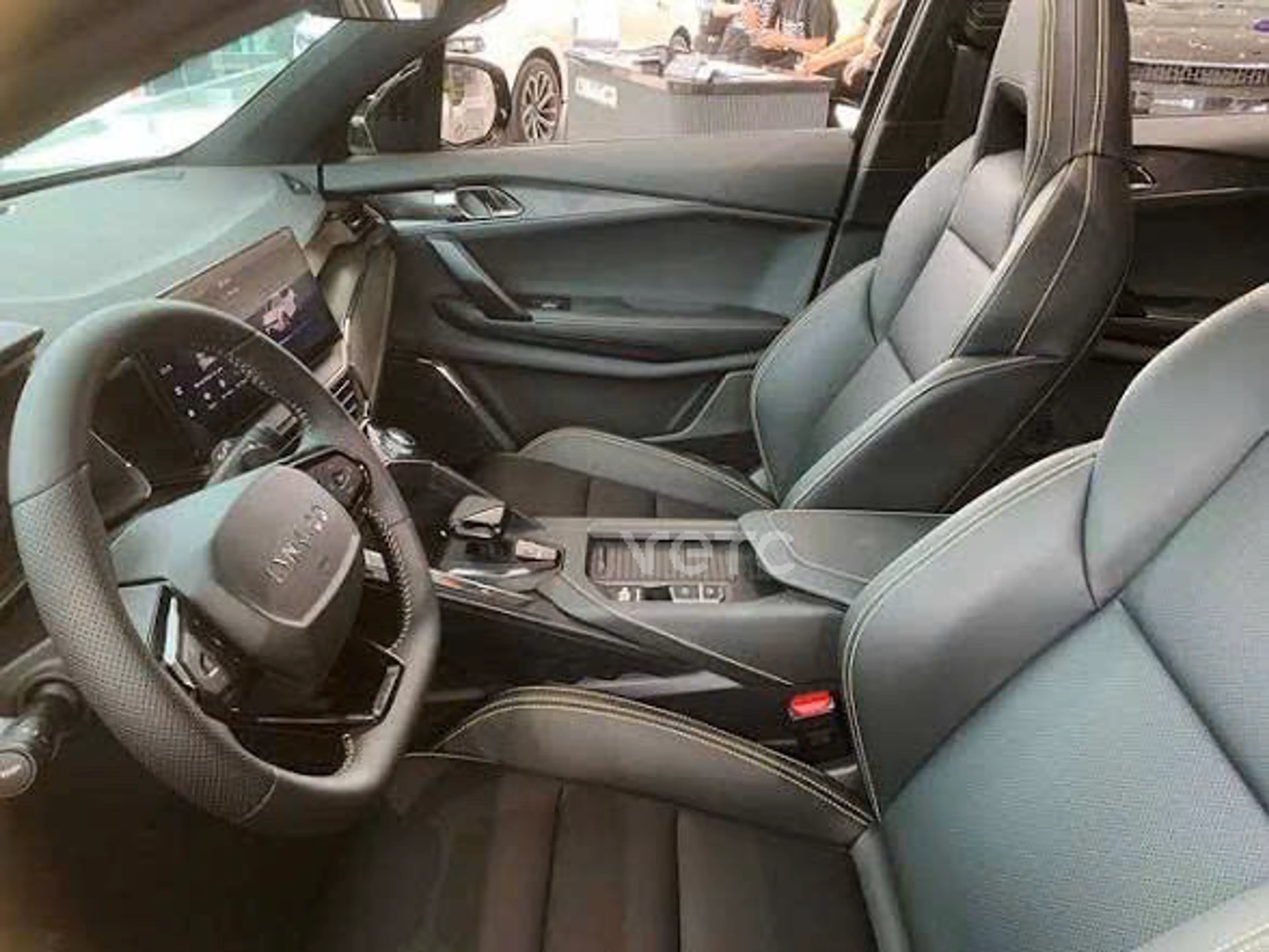 Ảnh xe LYNK & CO 06 2024 20.000 KM