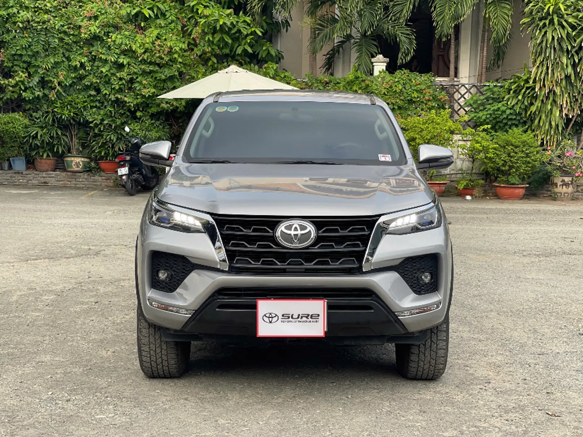 Hình ảnh xe TOYOTA FORTUNER 2.4MT 4X2 2020 - 105.656KM