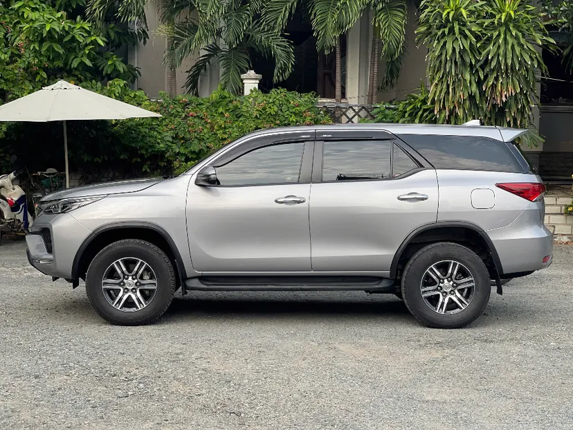 Hình ảnh xe TOYOTA FORTUNER 2.4MT 4X2 2020 - 105.656KM