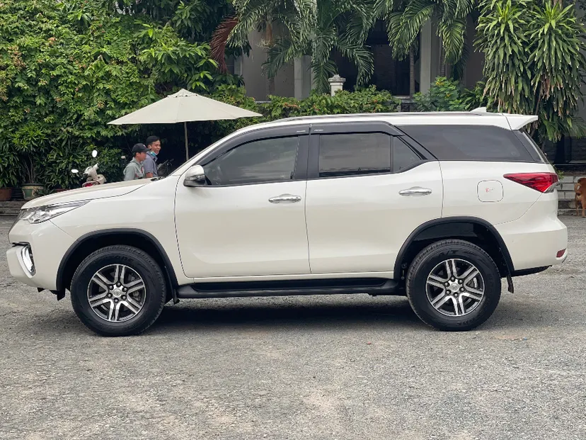 Hình ảnh xe TOYOTA FORTUNER 2.7AT 4X2 2019 - 73.137KM