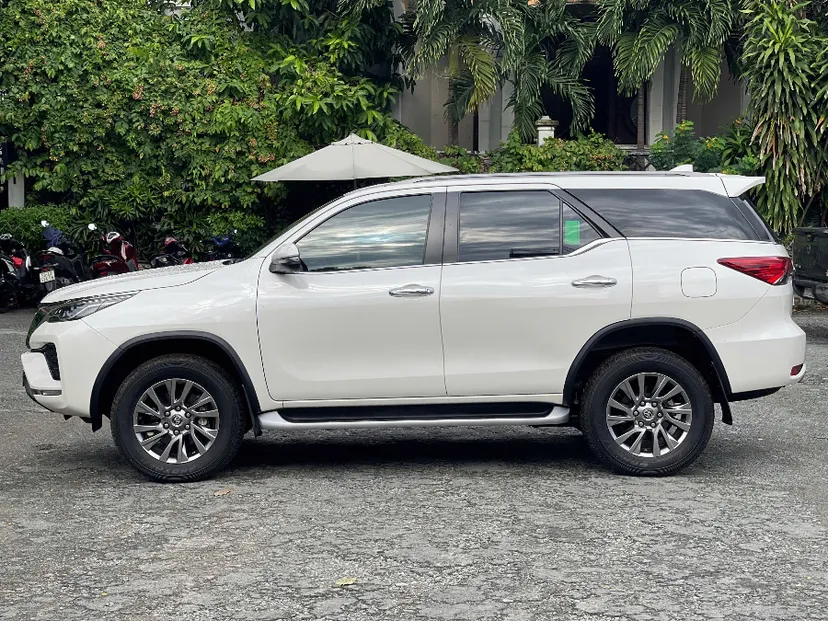 Hình ảnh xe TOYOTA FORTUNER 2.7AT 4X2 2022 - 40220KM