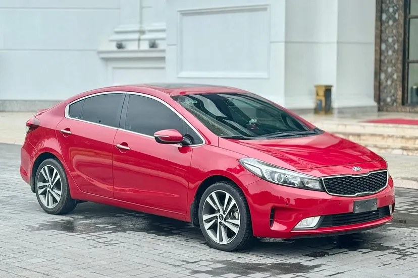 Hình ảnh xe Kia Cerato 2.0 AT – SX 2018, sedan hạng C rộng rãi – tiết kiệm