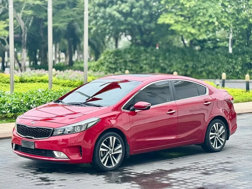 Hình ảnh xe Kia Cerato 2.0 AT – SX 2018, sedan hạng C rộng rãi – tiết kiệm