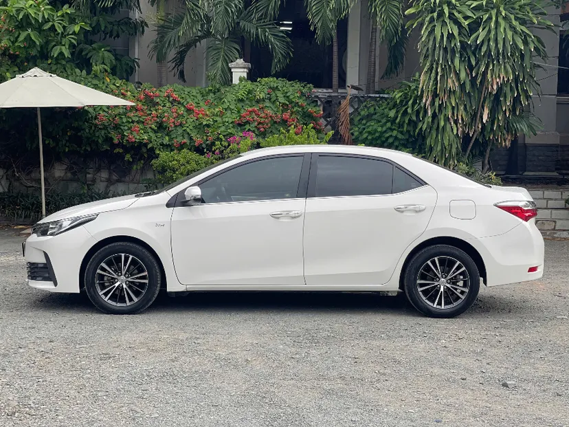 Hình ảnh xe TOYOTA COROLA ALTIS 1.8G 2017 - 51.035KM