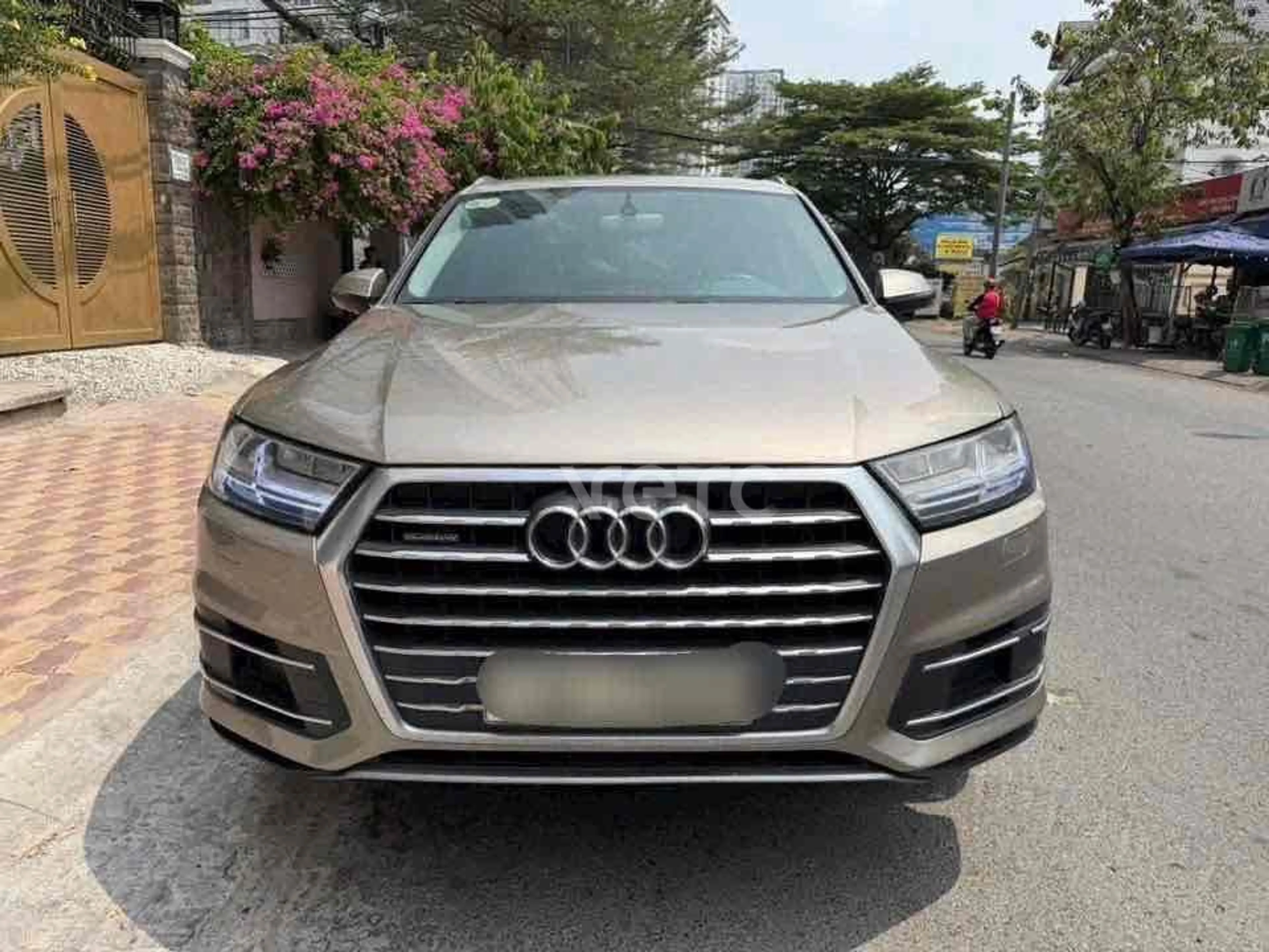 Ảnh xe Audi Q7 2016 Vàng 120.000 km
