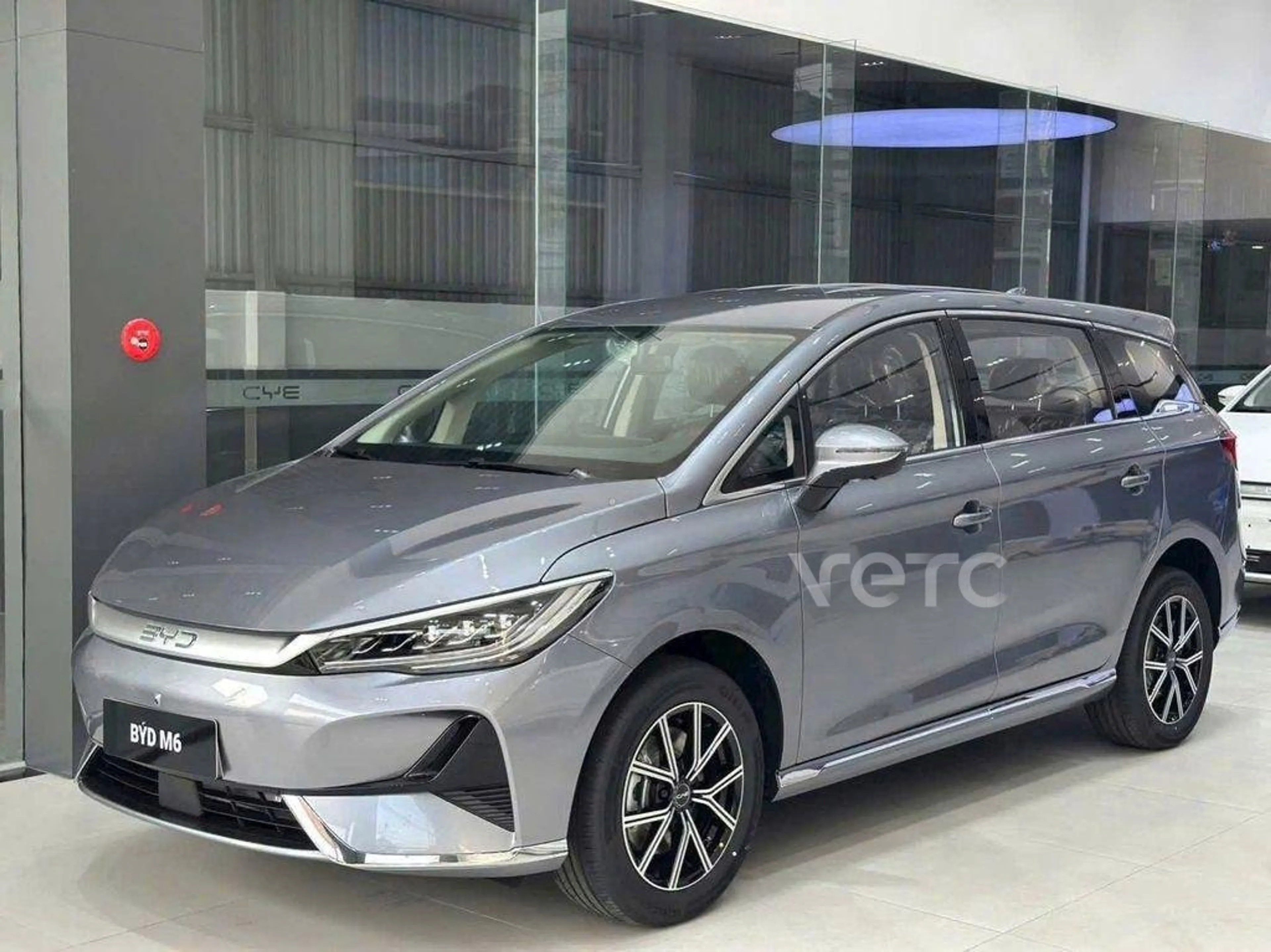 Ảnh xe BYD M6 2026 Trắng