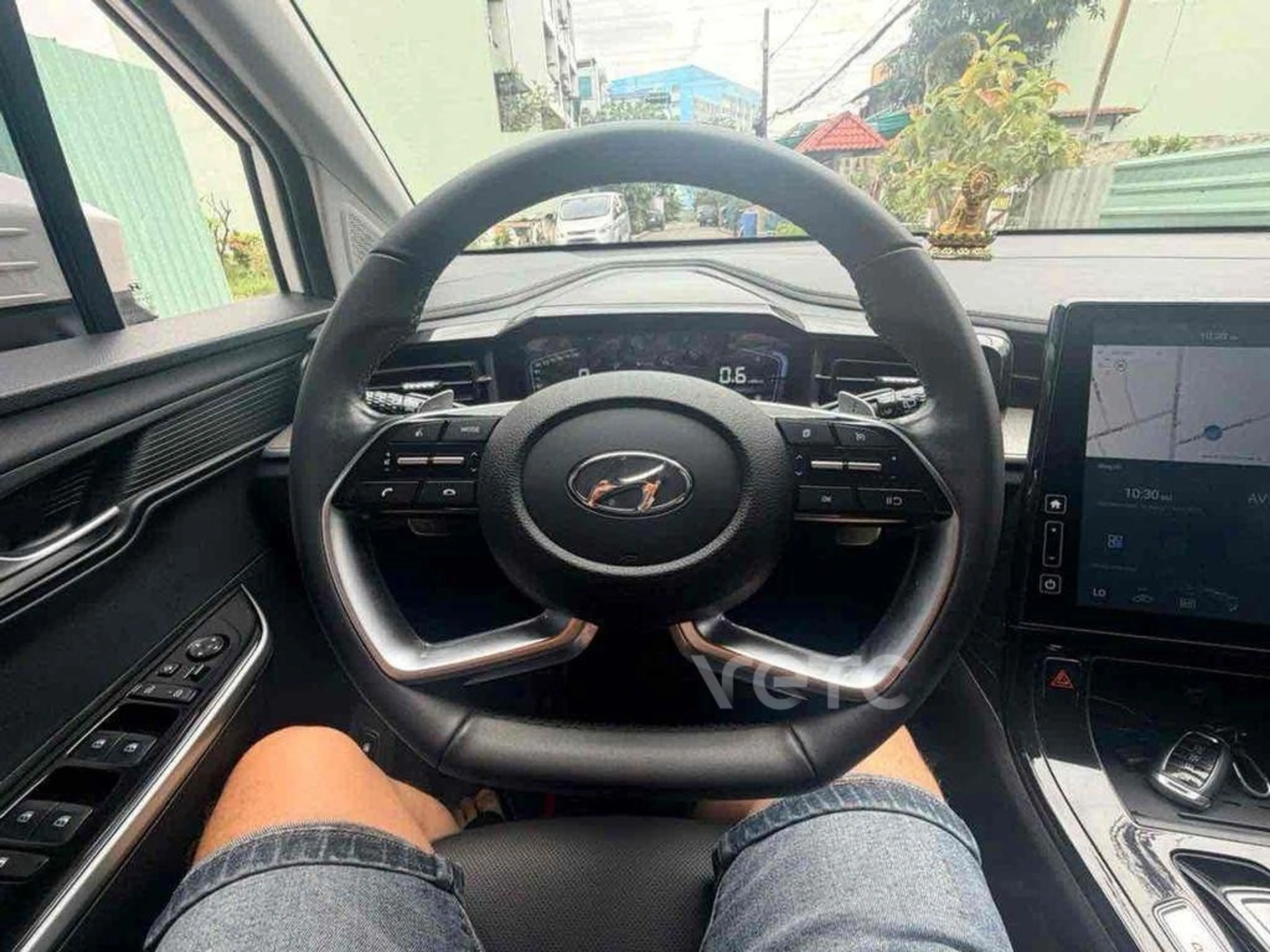 Ảnh xe Hyundai Custin 2023 Trắng 61.000 km