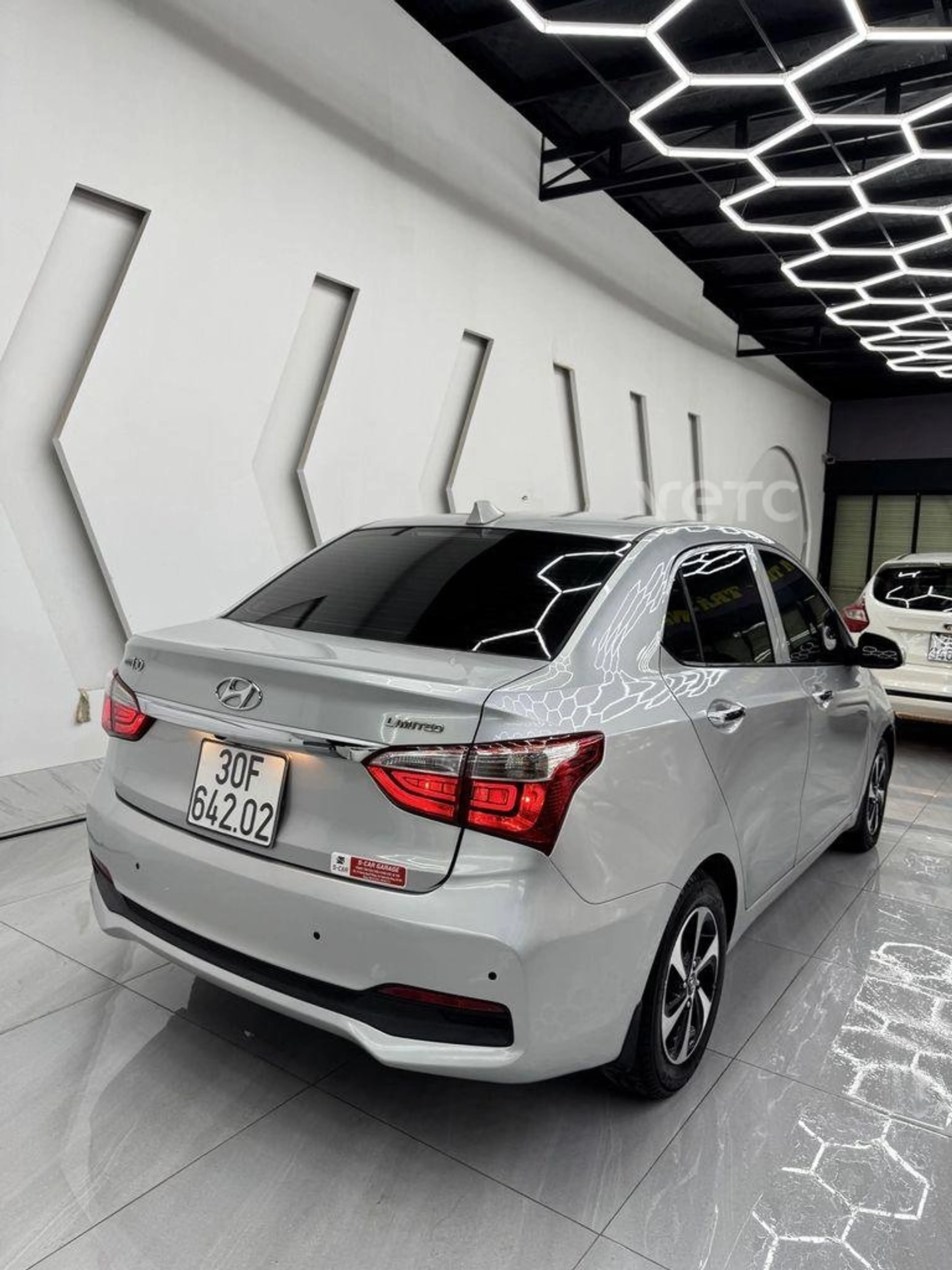 Ảnh xe Hyundai Grand i10 Grand 1.0 MT Base 2018 Bạc 90.000 km