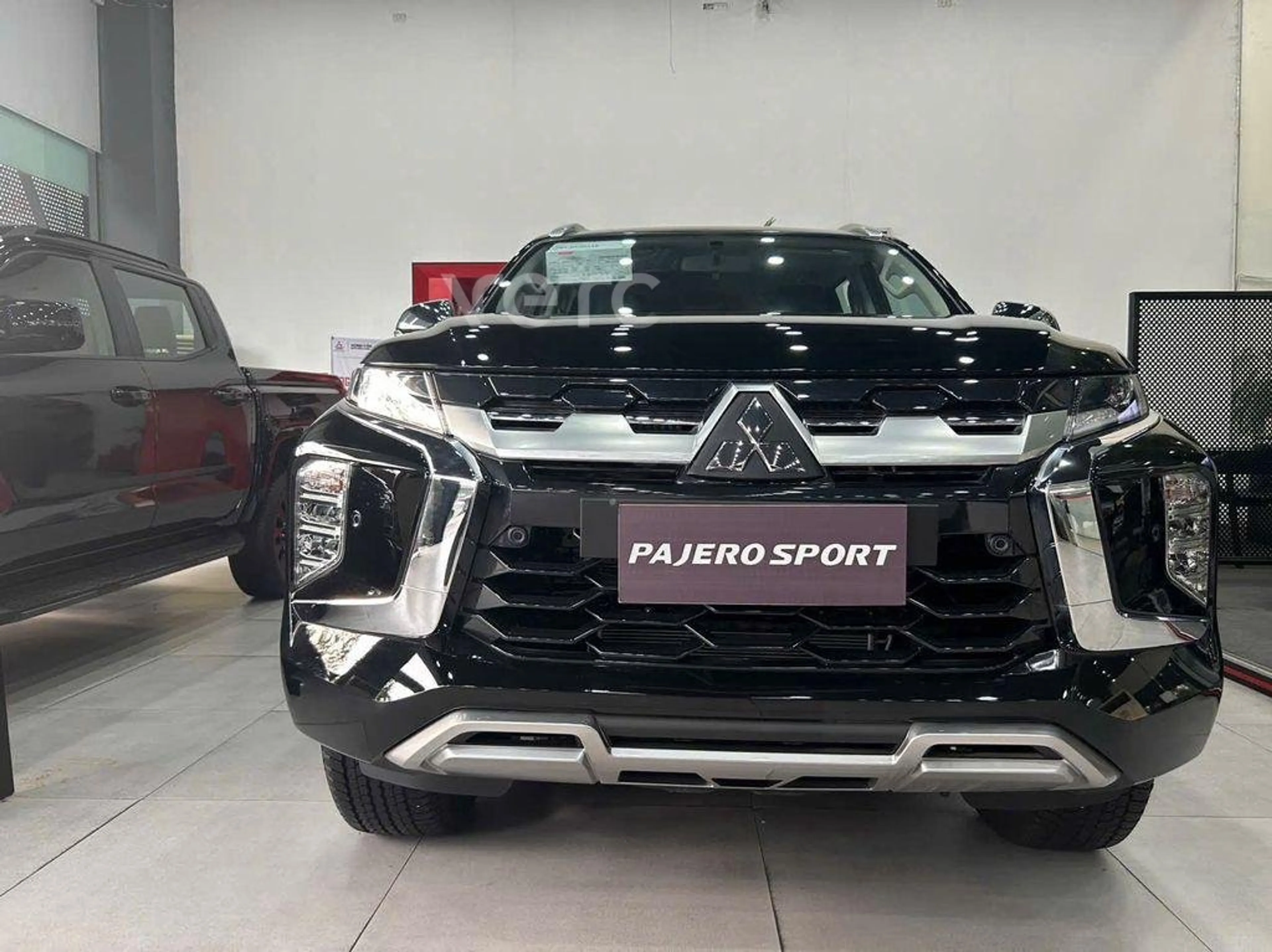 Ảnh xe Mitsubishi Pajero Sport 2026 Đen