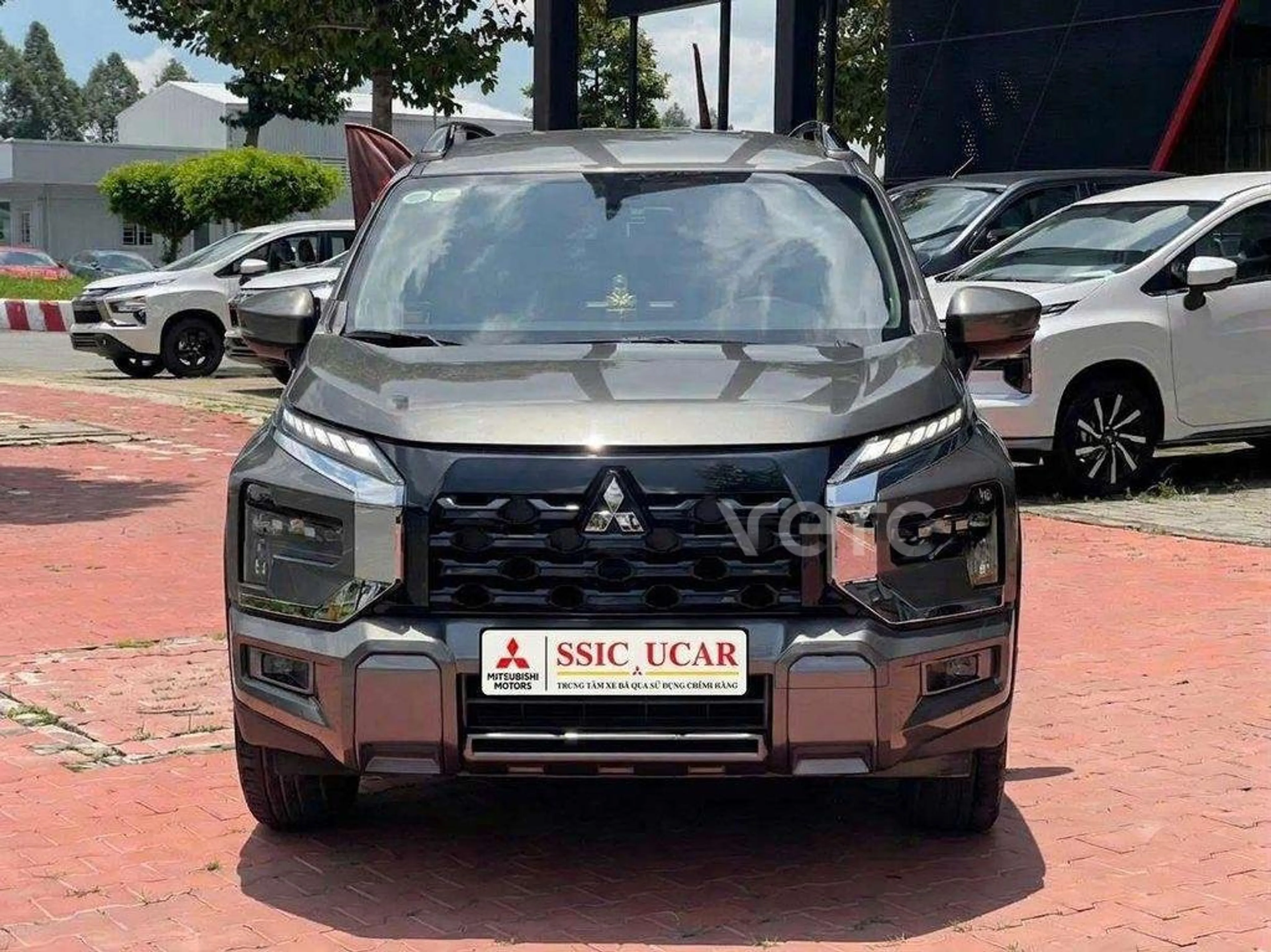 Ảnh xe Mitsubishi Xpander Cross 2025 Xám 32.000 km