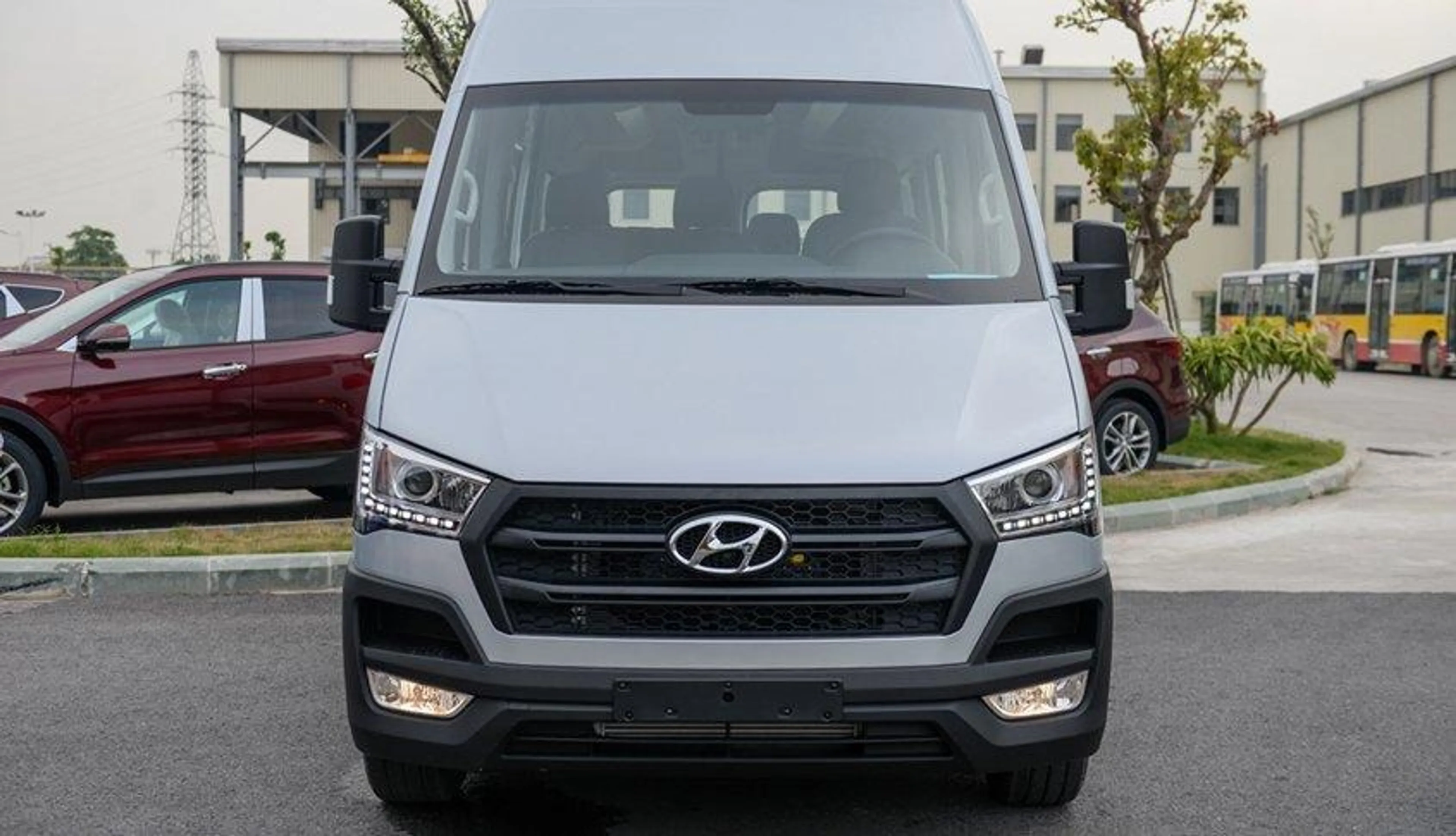 Ảnh xe Hyundai Solati H350 2026