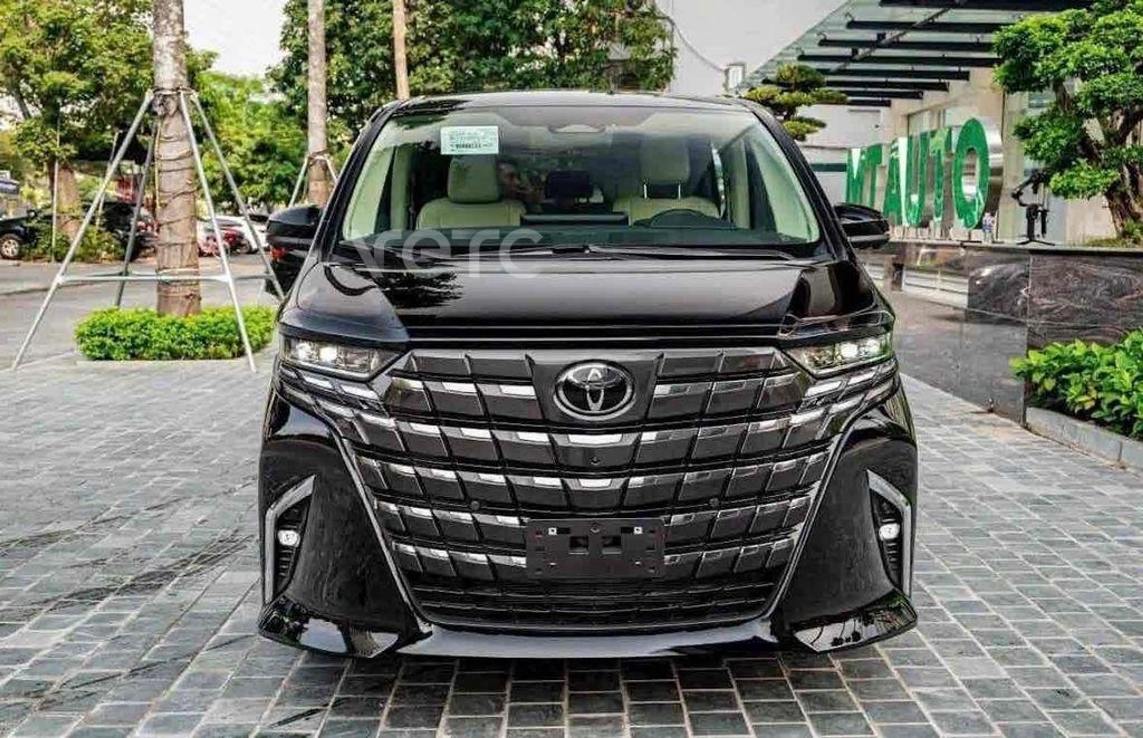 Ảnh xe Toyota Alphard 2026 Đen
