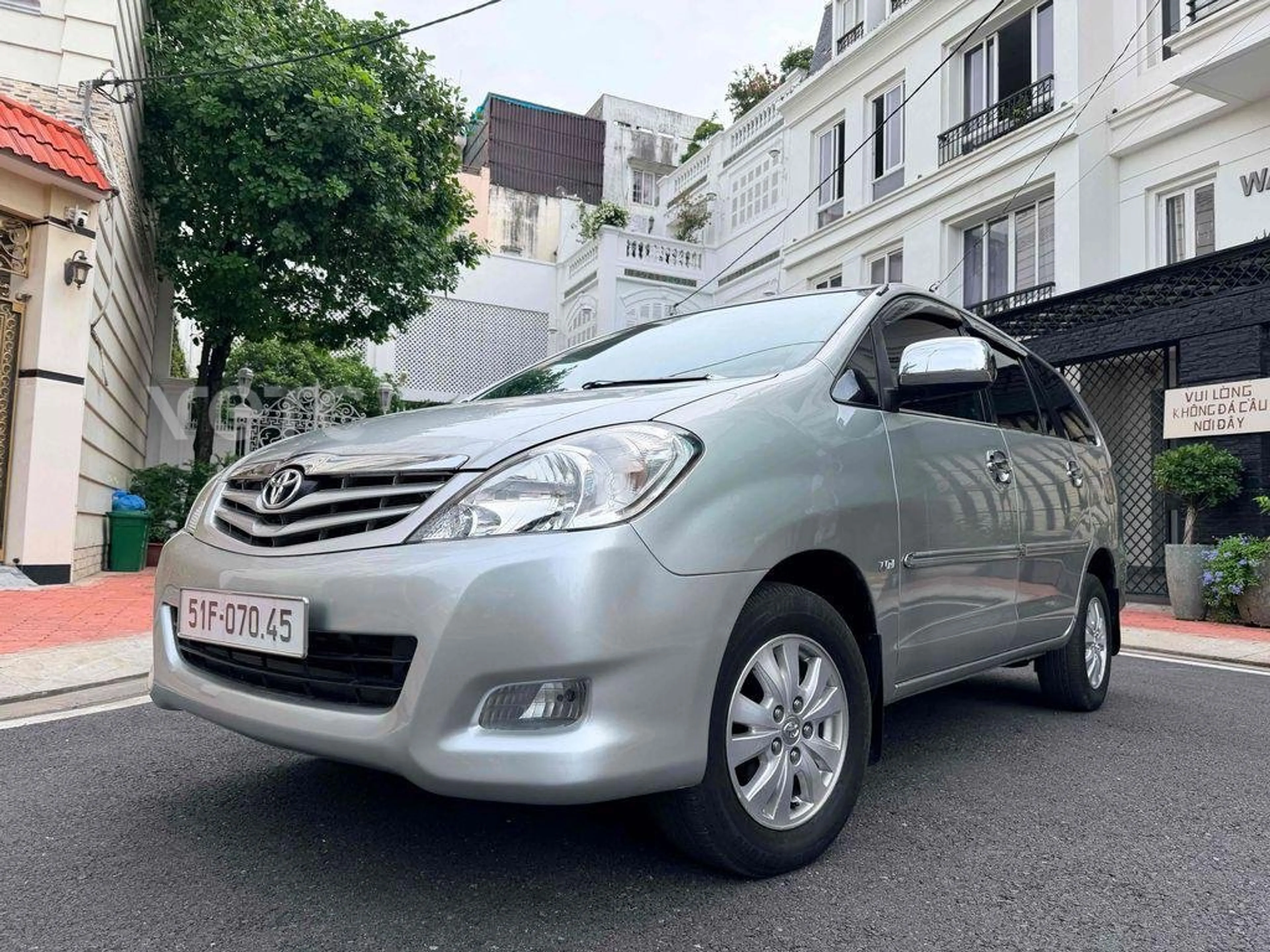 Ảnh xe Toyota Innova 2011 Bạc 135.000 km