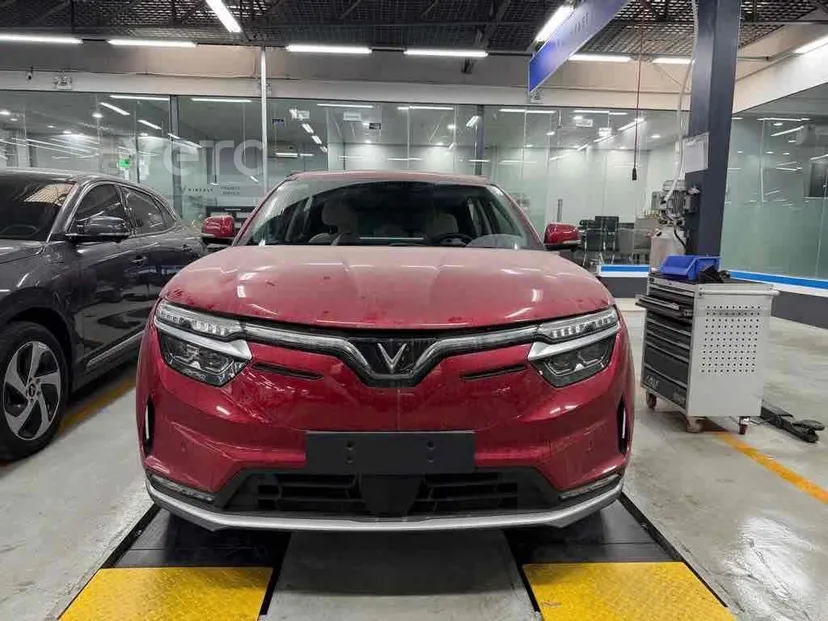 Hình ảnh xe Vinfast VF8 2023 Đỏ 33.124 km
