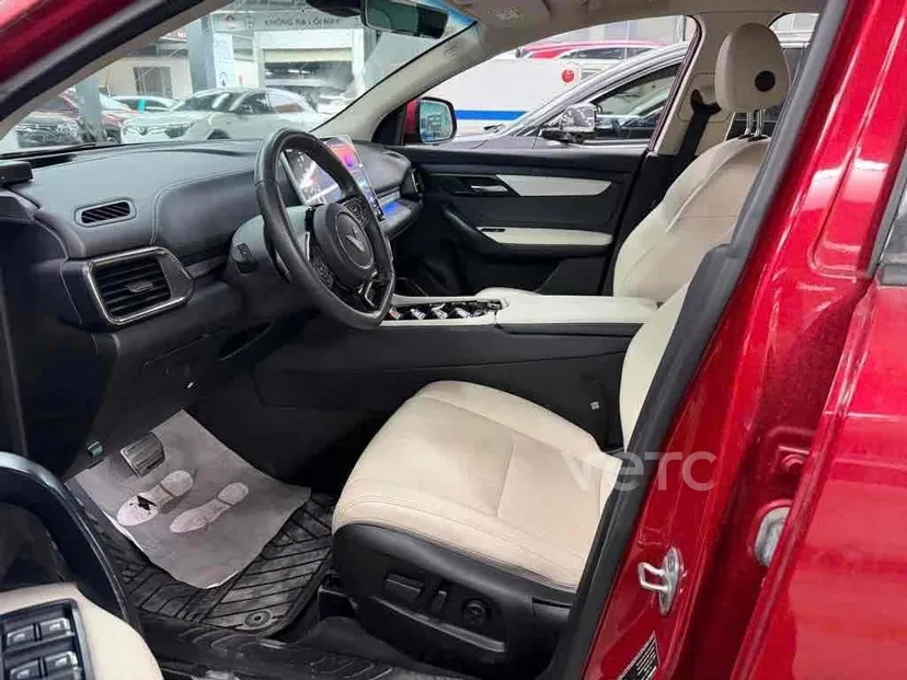 Hình ảnh xe Vinfast VF8 2023 Đỏ 33.124 km