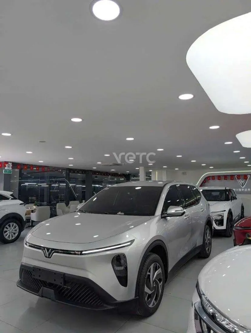 Hình ảnh xe Vinfast Limo Green 2026 Bạc