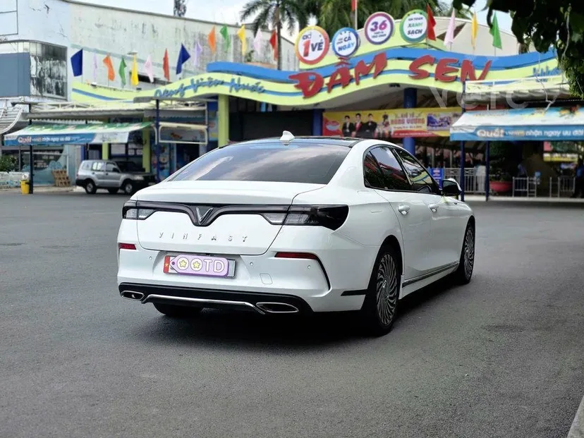 Hình ảnh xe Vinfast Lux A2.0 2022 Trắng 37.000 km
