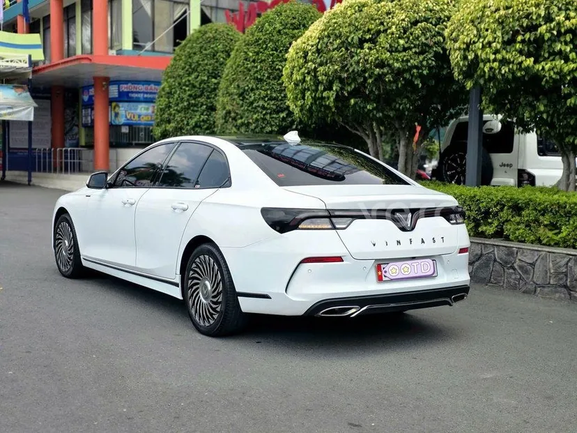 Hình ảnh xe Vinfast Lux A2.0 2022 Trắng 37.000 km