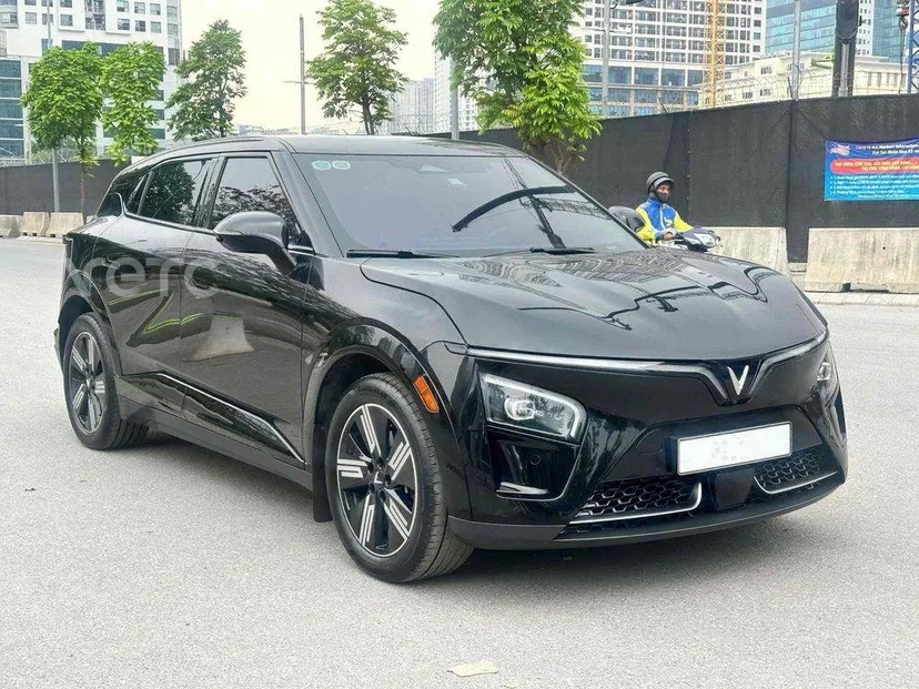 Hình ảnh xe Vinfast VF7 2025 Đen 30.000 km