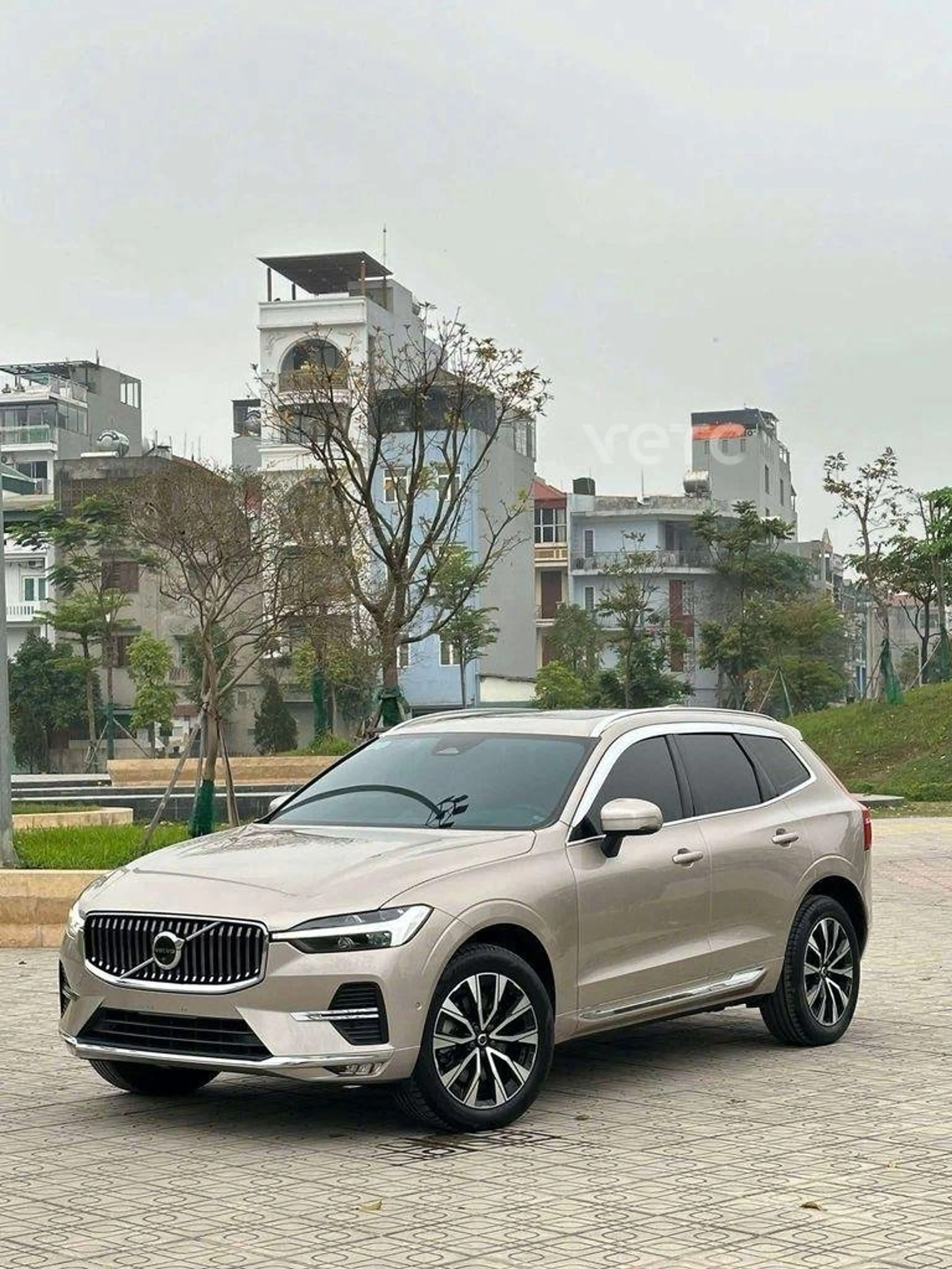 Ảnh xe Volvo XC60 2023 Vàng 23.000 km