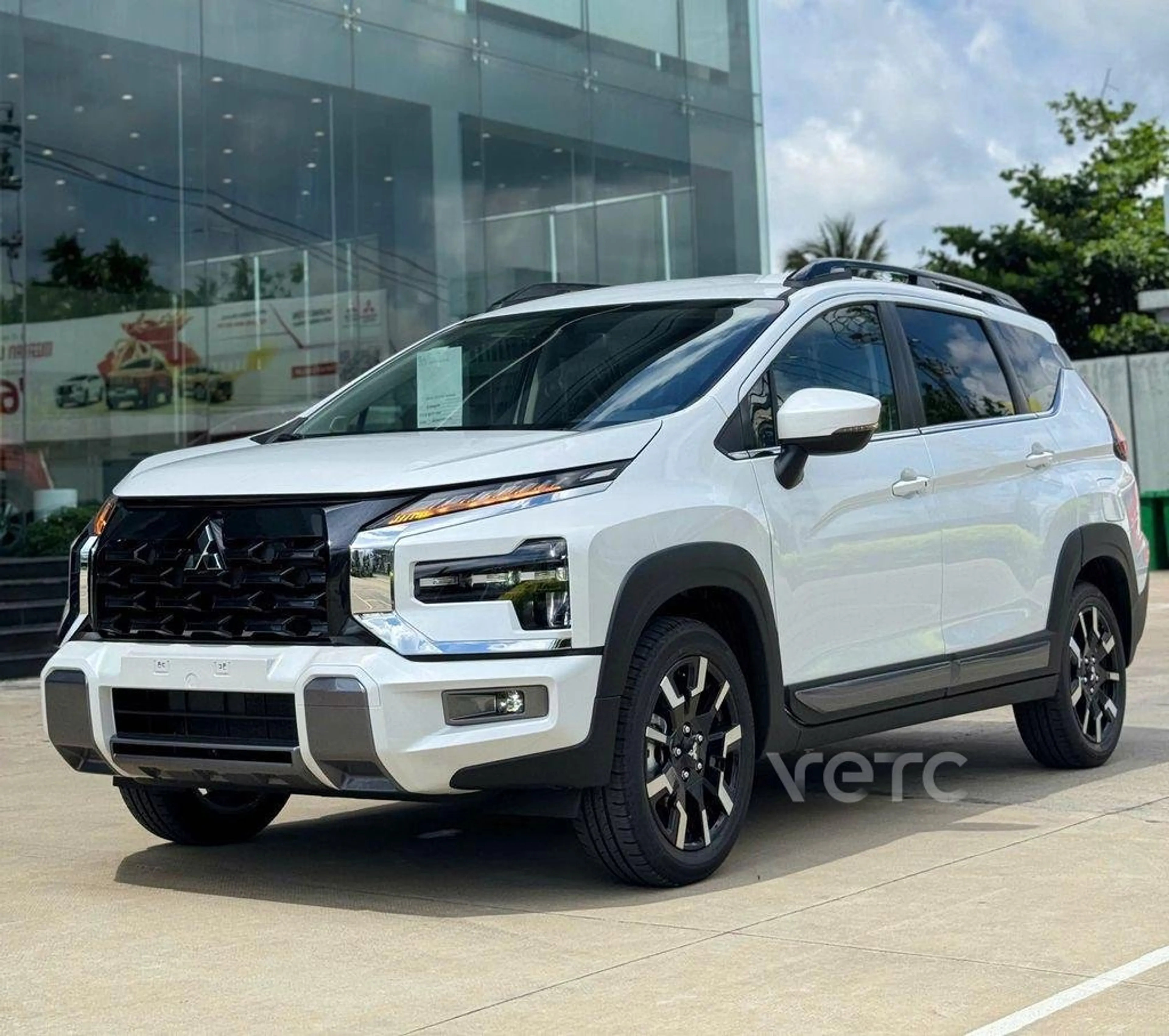 Ảnh xe Mitsubishi Xpander Cross 2026 Trắng