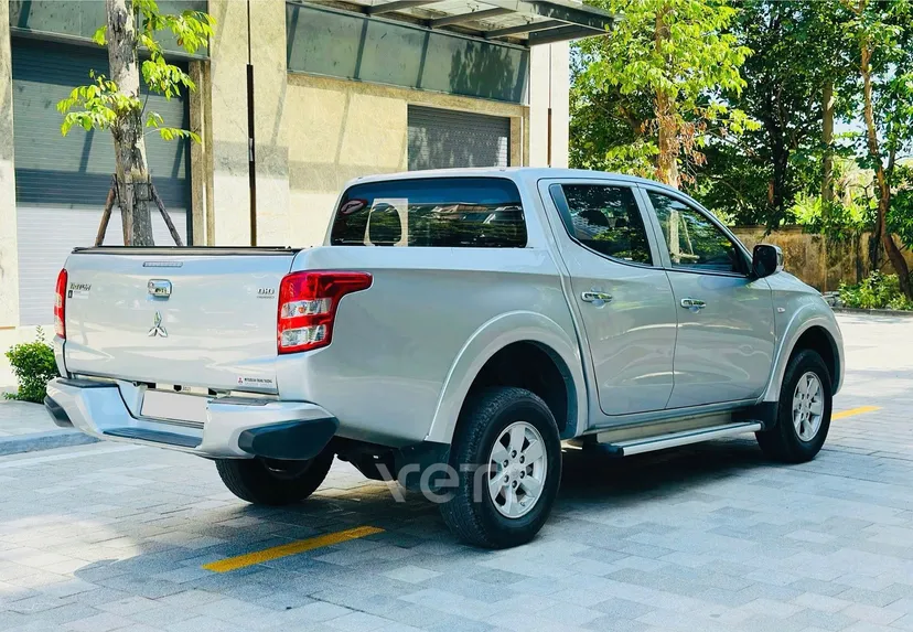 Hình ảnh xe Mitsubishi Triton 4x2AT 2016 Bạc 87.000 km