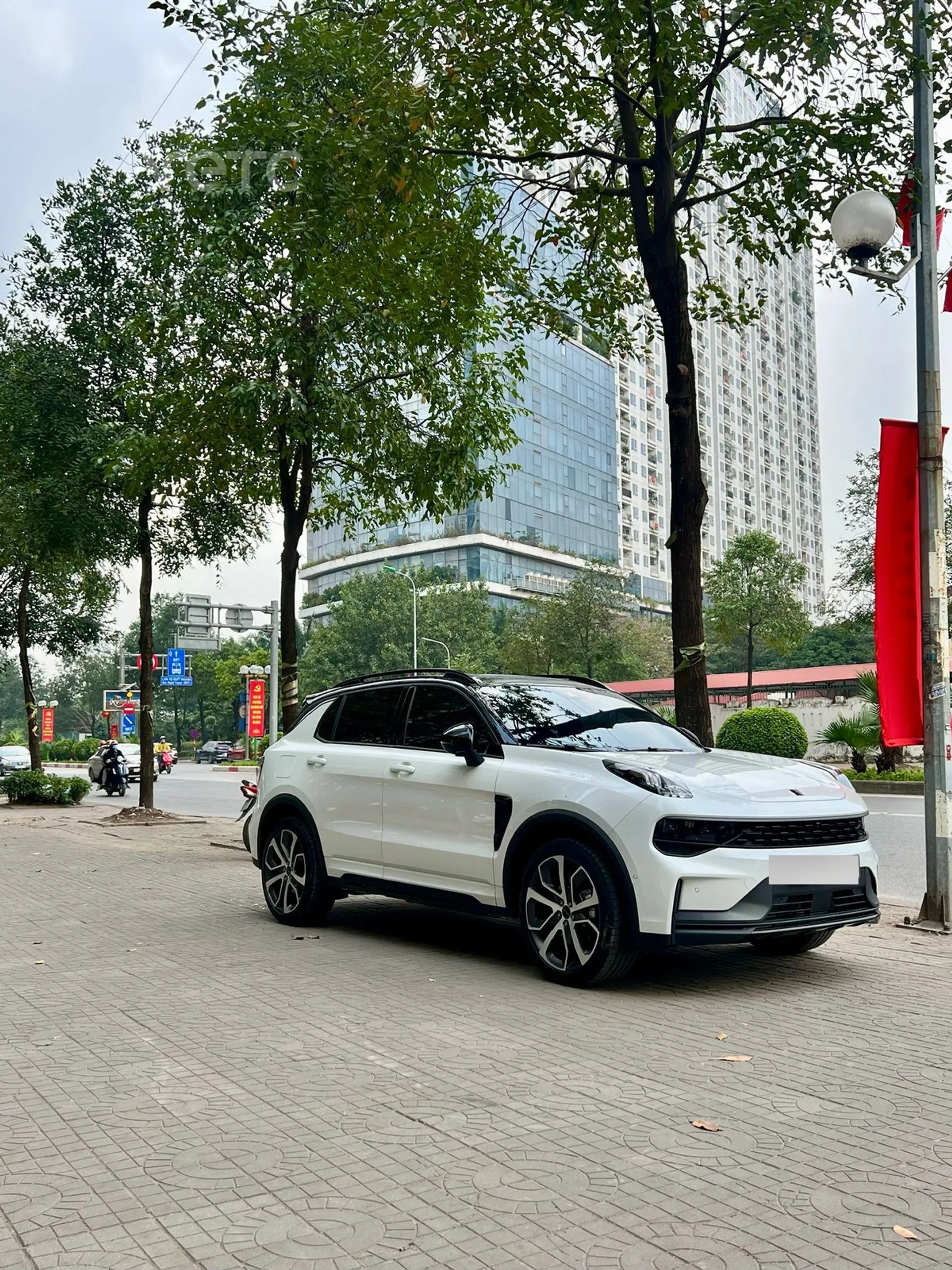 Hình ảnh xe LYNK & CO 01 HYPER PRO BẢN CAO 2025 TRẮNG 8.000 KM