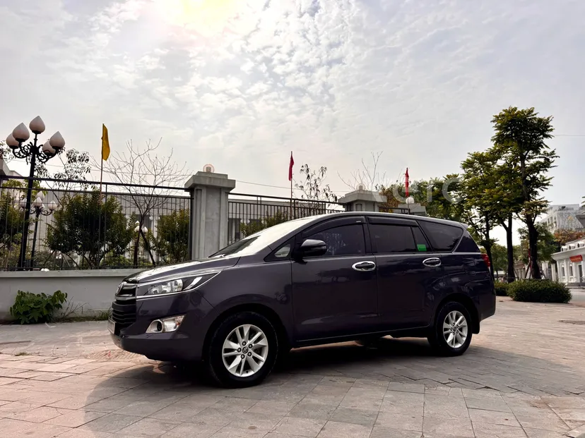 Hình ảnh xe TOYOTA INNOVA 2.0G 2018 XÁM 86.000 KM