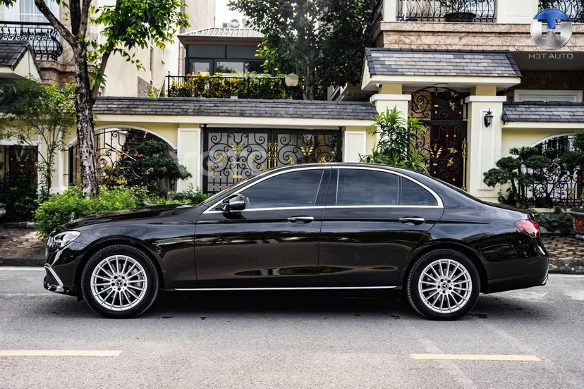 Hình ảnh xe MERCEDES-BENZ E-CLASS 2021 ĐEN 19.000 KM