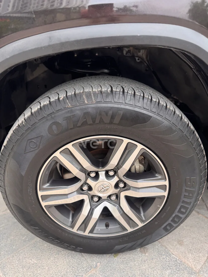 Hình ảnh xe TOYOTA FORTUNER 2.4MT DẦU 2017 NÂU 120.000 KM