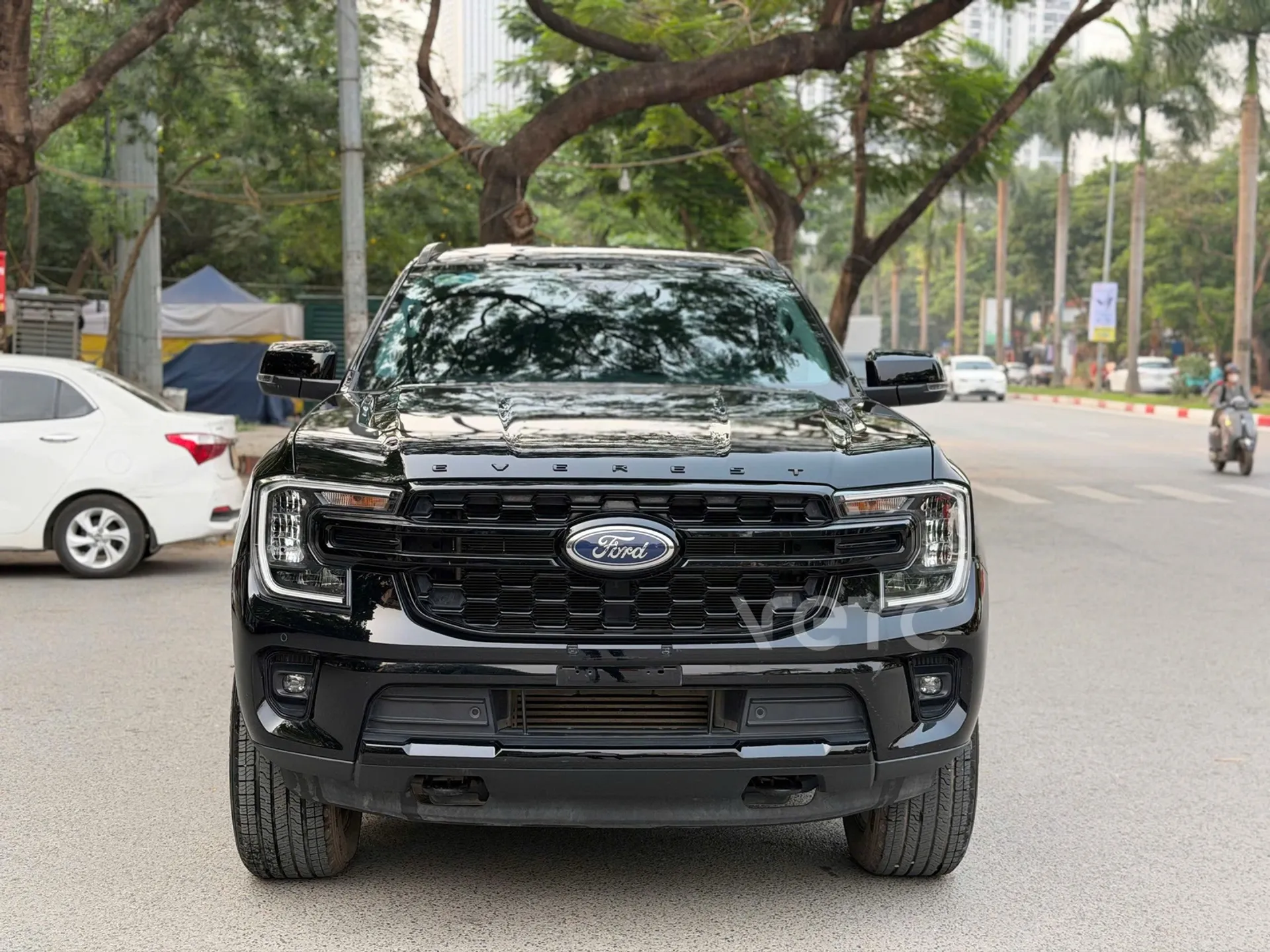 Hình ảnh xe FORD EVEREST 2.0 SPORT 2024 ĐEN 20.000 KM