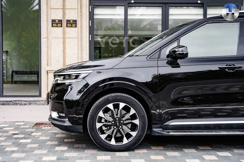 Hình ảnh xe KIA CARNIVAL 2023 ĐEN 46.000 KM