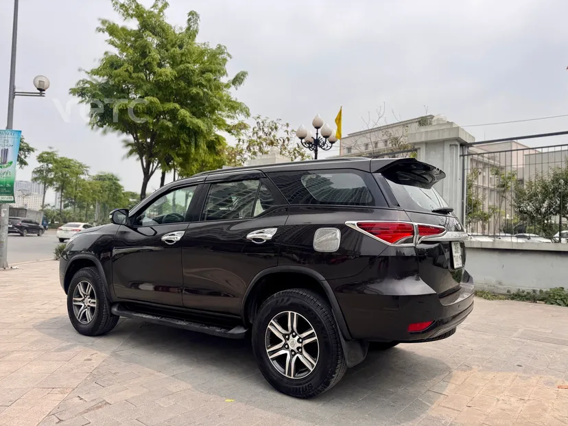 Hình ảnh xe TOYOTA FORTUNER 2.4MT DẦU 2017 NÂU 120.000 KM