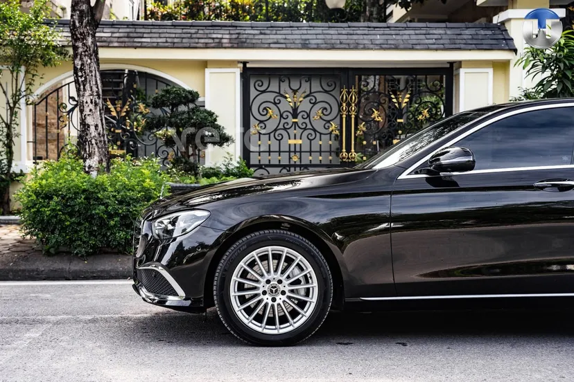 Hình ảnh xe MERCEDES-BENZ E-CLASS 2021 ĐEN 19.000 KM