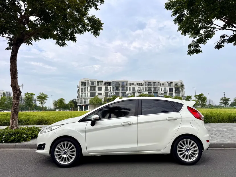 Hình ảnh xe FORD FIESTA 1.0S ECOBOOST 2018 TRẮNG 80.000 KM