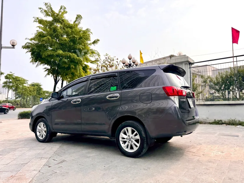 Hình ảnh xe TOYOTA INNOVA 2.0G 2018 XÁM 86.000 KM
