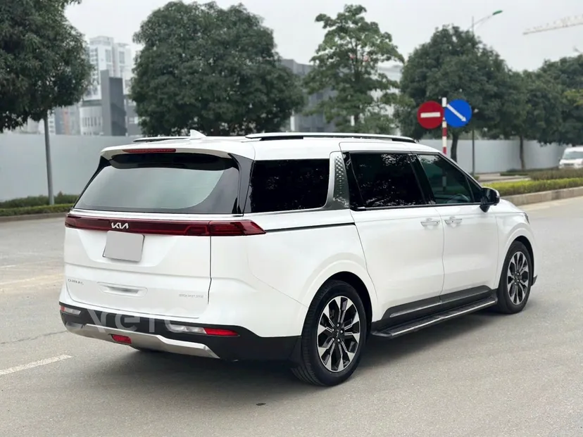 Hình ảnh xe KIA CARNIVAL 2.2D SIGNATURE 2023 TRẮNG 40.000 KM