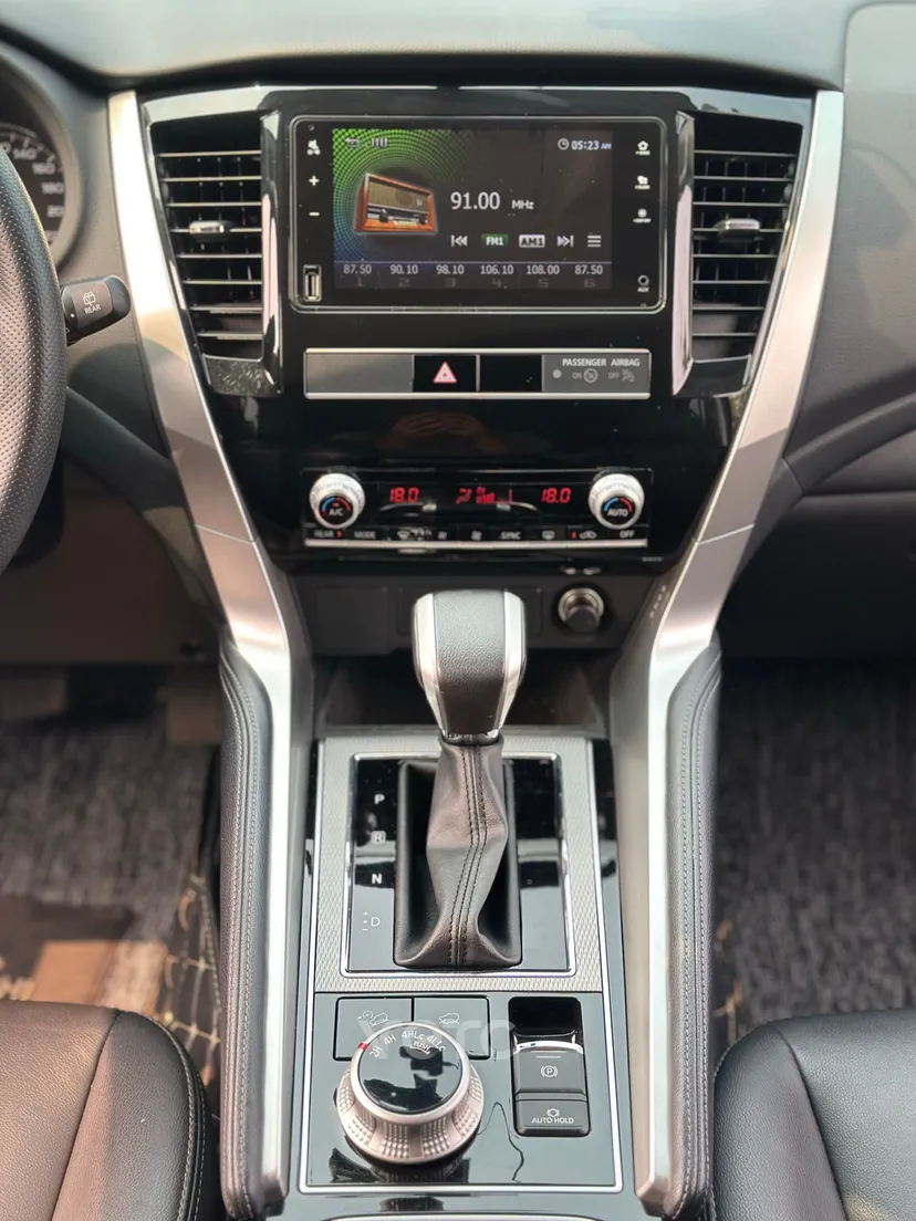 Hình ảnh xe MITSUBISHI PAJERO SPORT 3.0V6 4X4 2024 ĐEN 19.000 KM