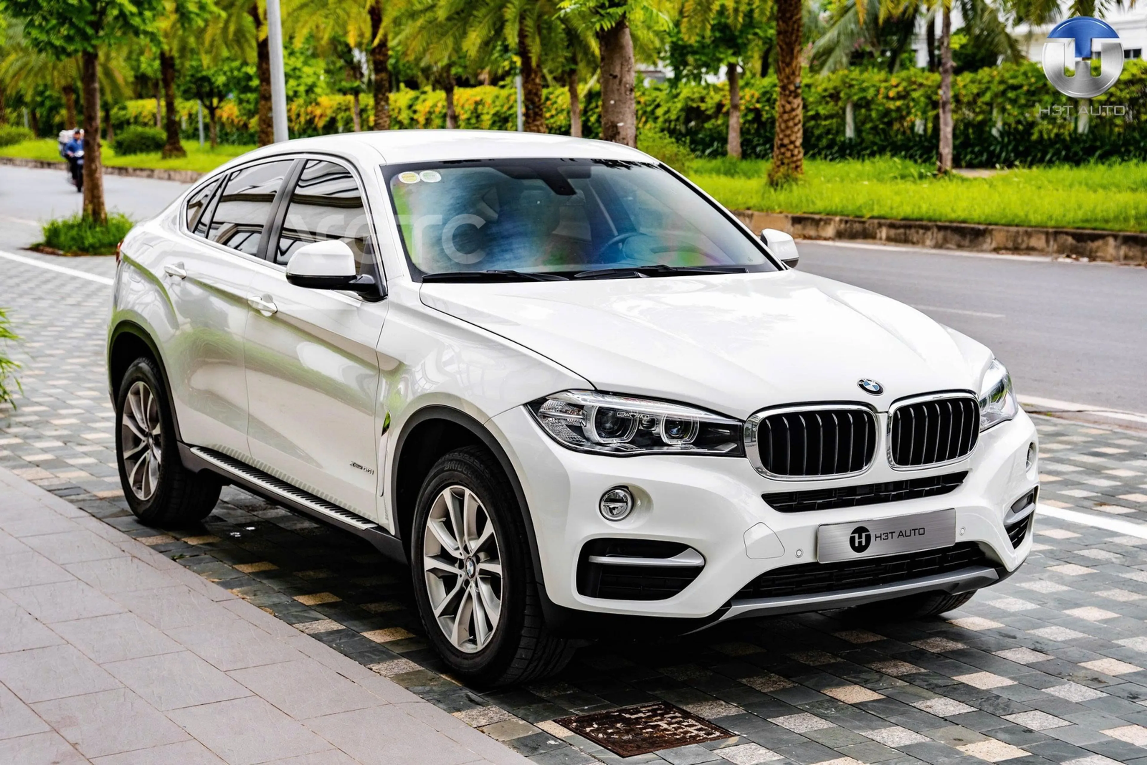 Ảnh xe BMW X6 2016 TRẮNG 24.000 KM
