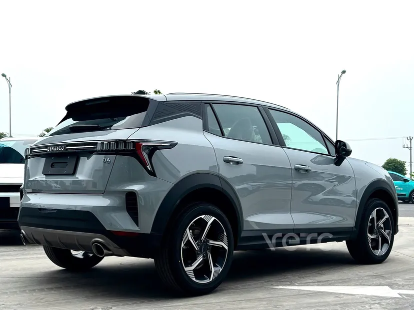 Hình ảnh xe LYNK & CO 06 CỐP ĐIỆN 2025 XÁM