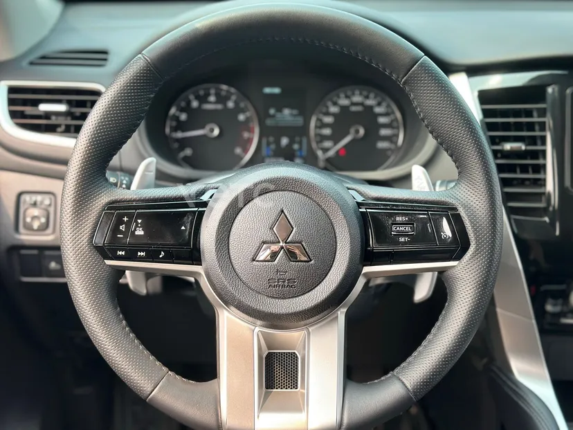 Hình ảnh xe MITSUBISHI PAJERO SPORT 3.0V6 4X4 2024 ĐEN 19.000 KM