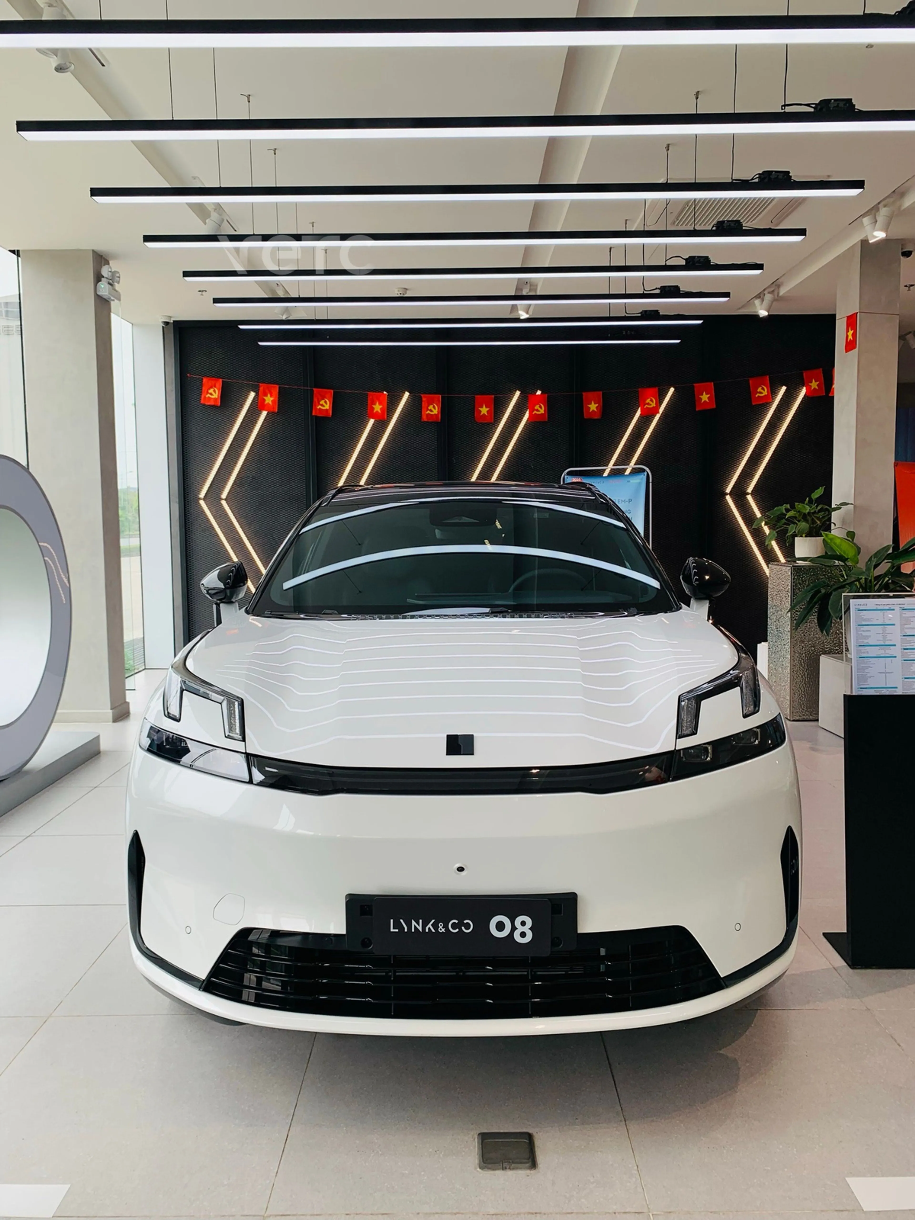 Ảnh xe LYNK & CO 08 PRO 2025 TRẮNG