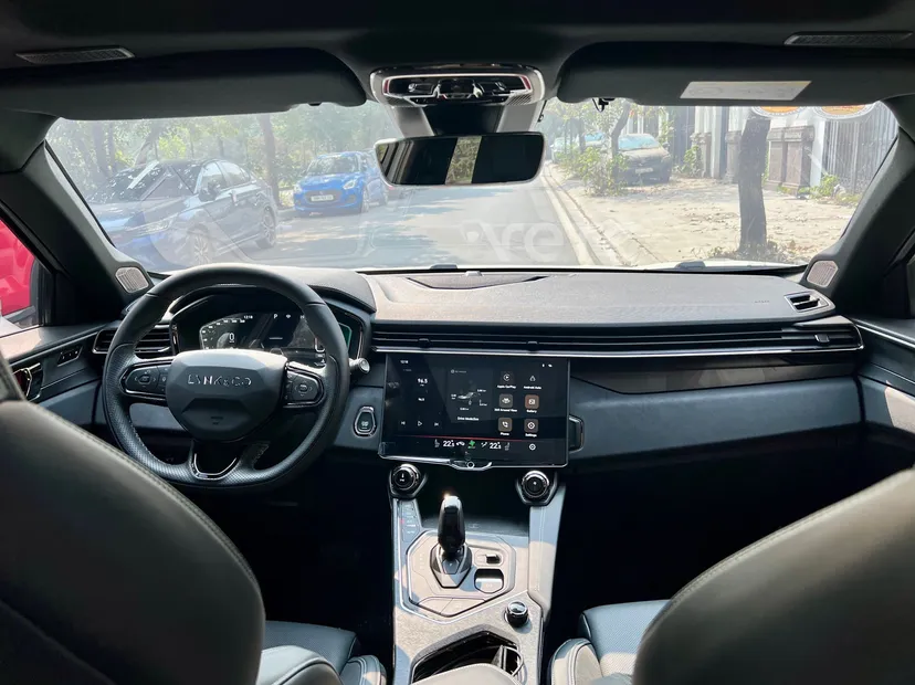 Hình ảnh xe LYNK & CO 01 HYPER PRO BẢN CAO 2025 TRẮNG 8.000 KM