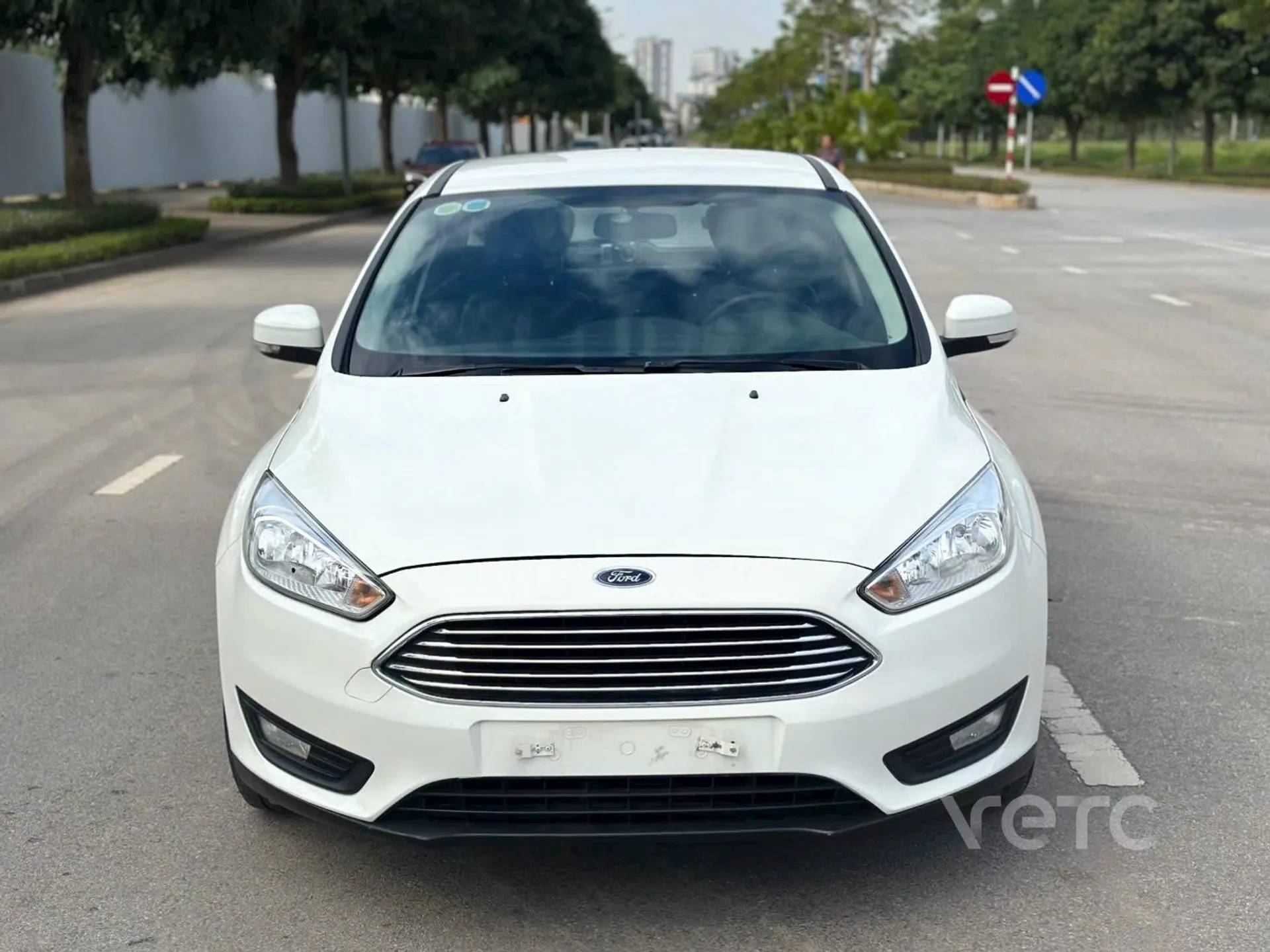 Hình ảnh xe FORD FOCUS 1.5AT TREND 2018 TRẮNG 68.000 KM