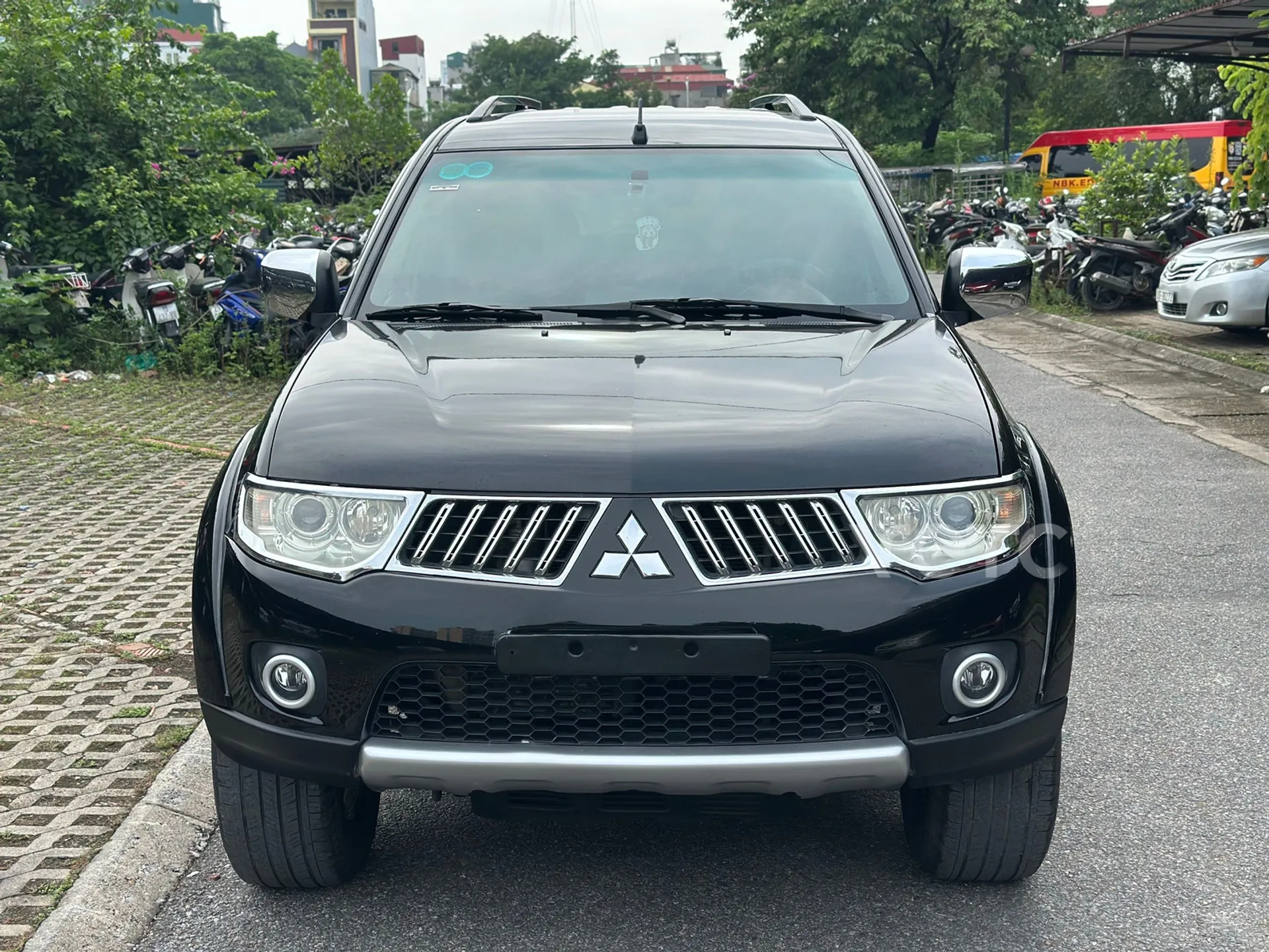 Hình ảnh xe MITSUBISHI PAJERO SPORT 2.5AT 4X2 2012 ĐEN 150.000 KM