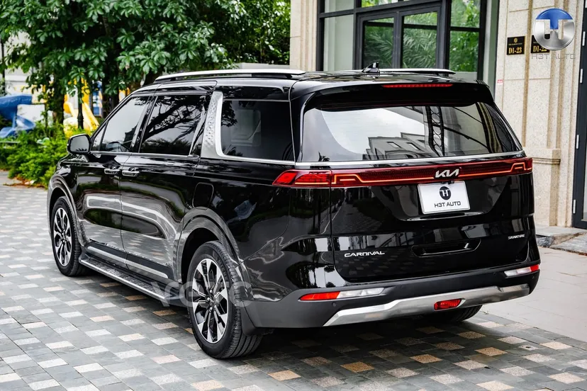 Hình ảnh xe KIA CARNIVAL 2023 ĐEN 46.000 KM