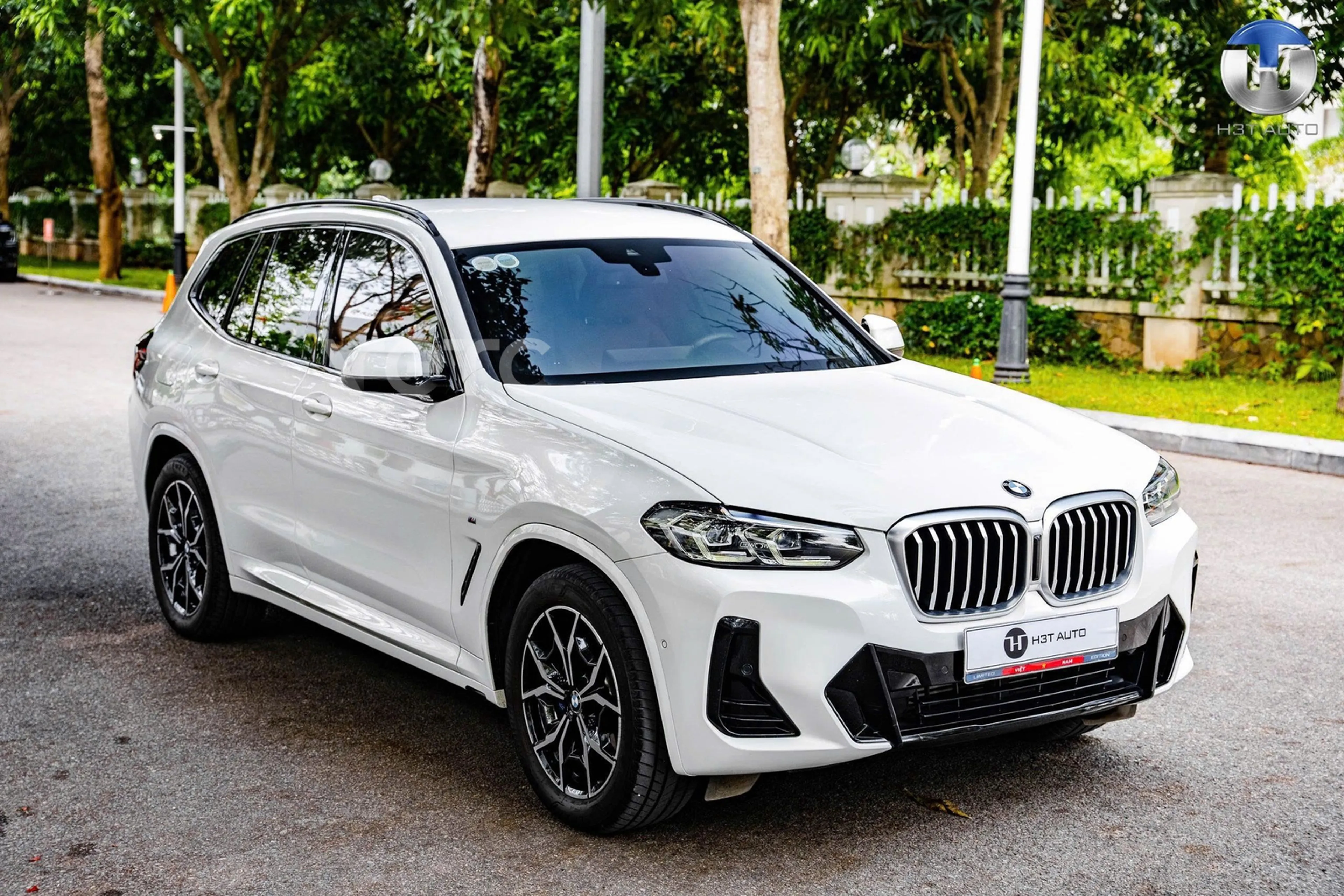 Ảnh xe BMW X3 2024 TRẮNG 33.000 KM
