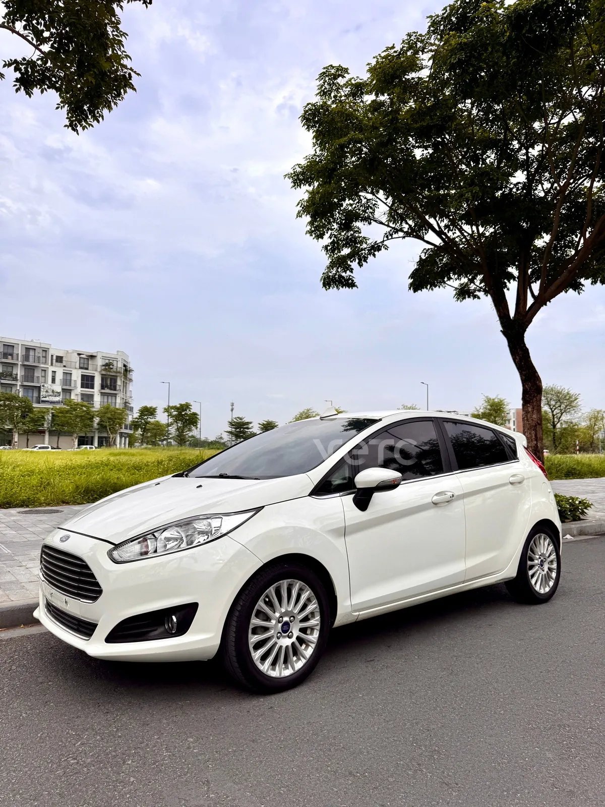 Hình ảnh xe FORD FIESTA 1.0S ECOBOOST 2018 TRẮNG 80.000 KM