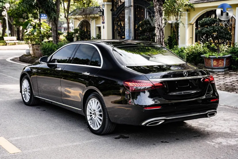 Hình ảnh xe MERCEDES-BENZ E-CLASS 2021 ĐEN 19.000 KM